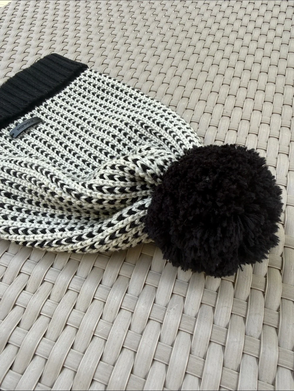 *Coach Black & White Pom Pom Knit Beanie